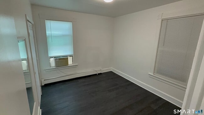 Building Photo - 85 Draher St