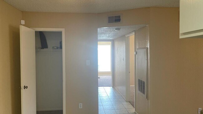 Building Photo - 12615 Brookglade Cir