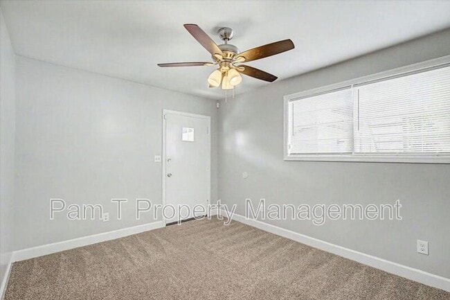 Building Photo - 633 W 35th St