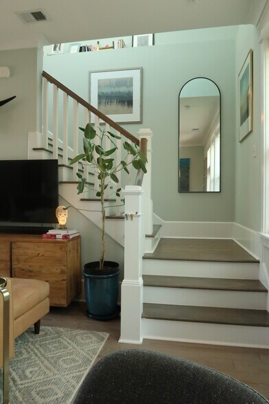 Building Photo - 994 Key Colony Ct