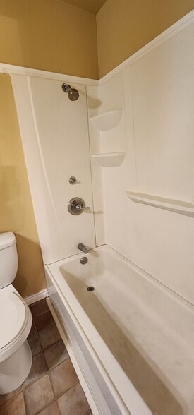 Building Photo - 188 Paris Cir