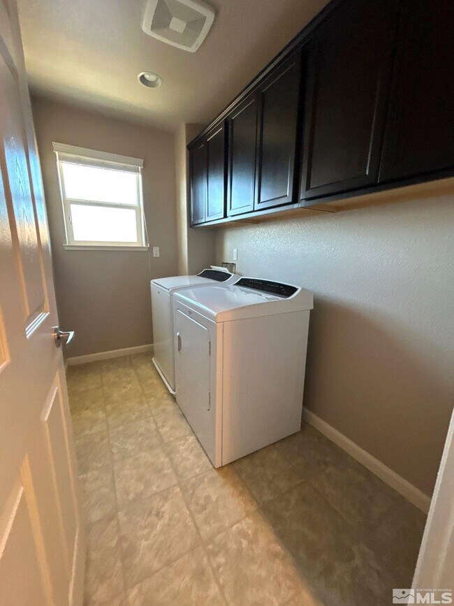 Building Photo - 3675 Coastal St