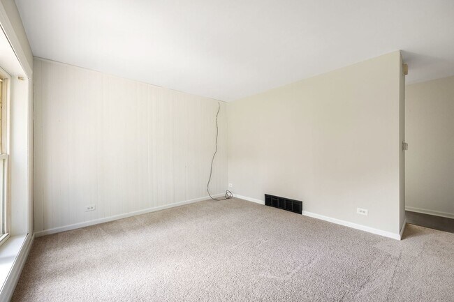 Building Photo - 3075 Kingston Ct