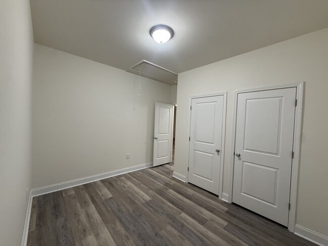 Building Photo - 113 W Langdon Ave