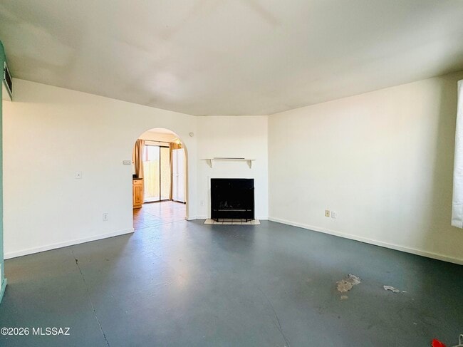 Building Photo - 1028 E Hedrick Dr