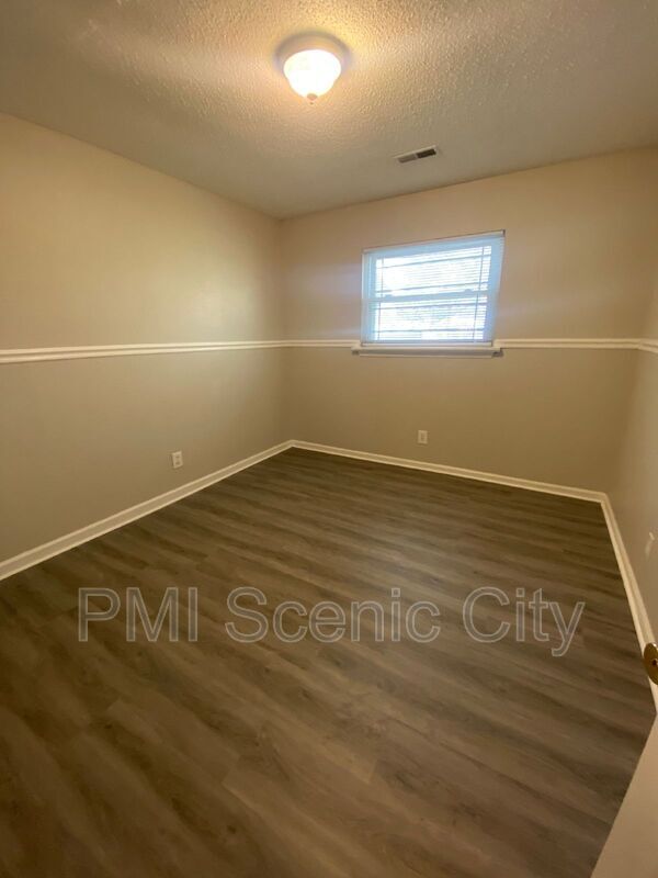 Building Photo - 168 Reynolds Dr