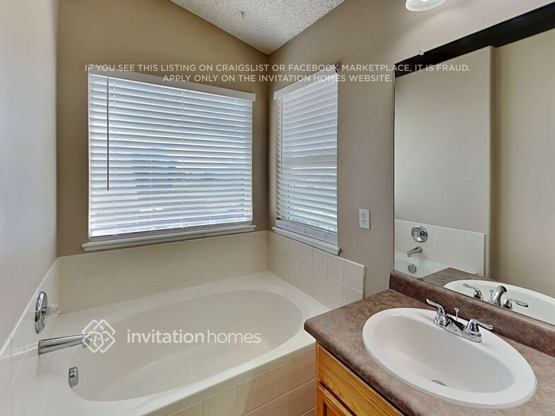 Building Photo - 7395 Middle Bay Way