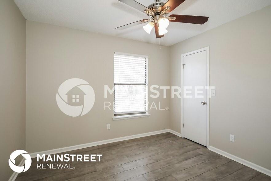 Building Photo - 8469 Seton Ct