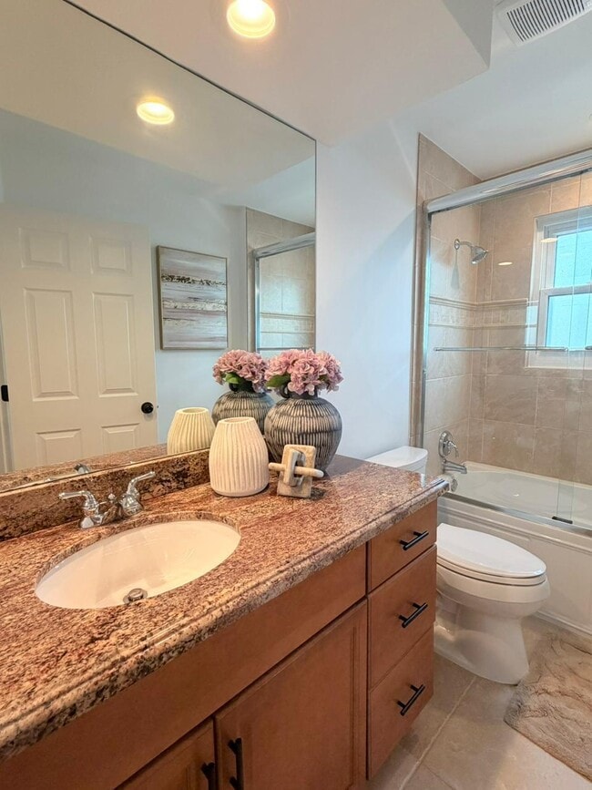 Building Photo - 2400 Seaford Dr