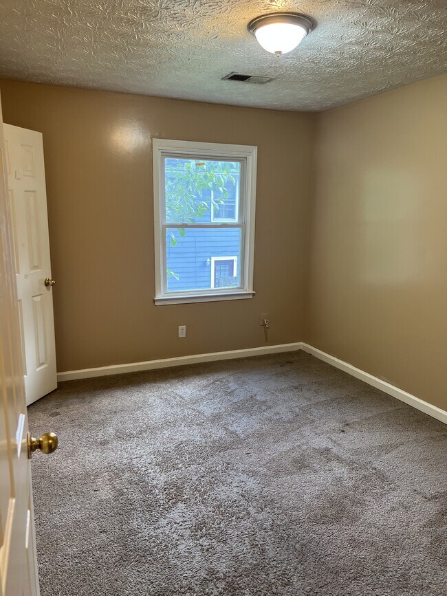 Building Photo - 2625 Evans Mill Dr