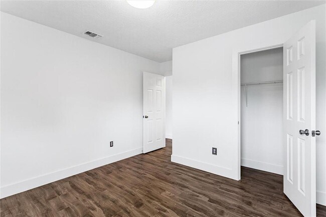 Building Photo - 140 Grayland Creek Dr