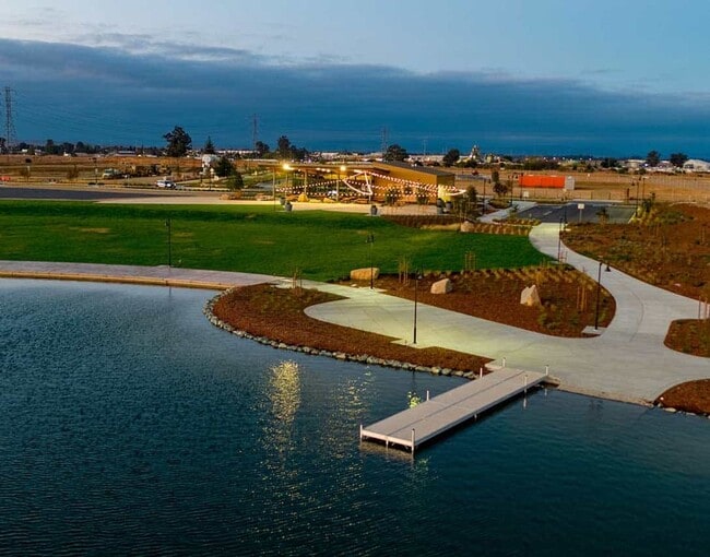 Building Photo - COMING SOON! ONE LAKE COMMUNITY