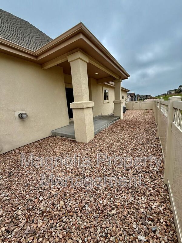 Building Photo - 9916 Wolf Lake Drive