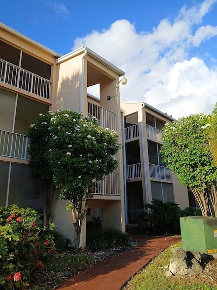Building Photo - 15300 SW 106th Terrace
