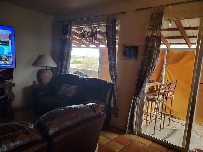 Building Photo - 2 Bedroom Single Family Home in Santa Fe