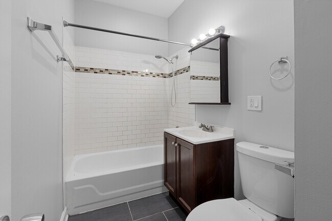 Building Photo - 3641 W Dickens Ave