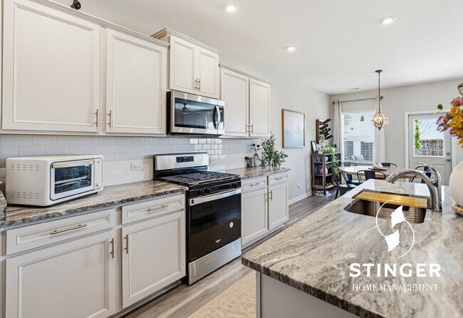 Building Photo - 1214 Danner Dr