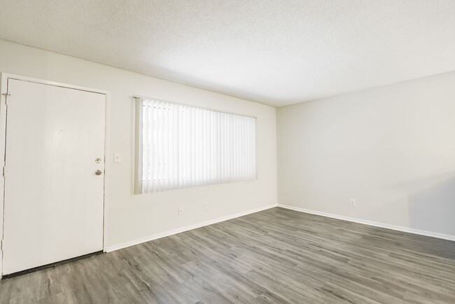 Interior Photo - 951 S. Oxford