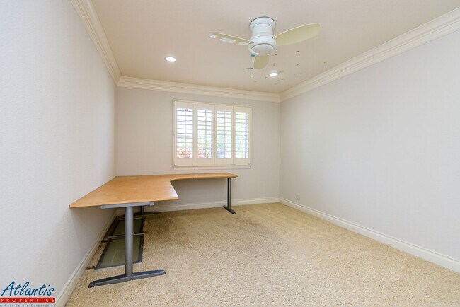 Building Photo - Stunning Home | Desirable Neighborhood | D...