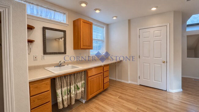 Building Photo - Bright, Open Home in Meridian!