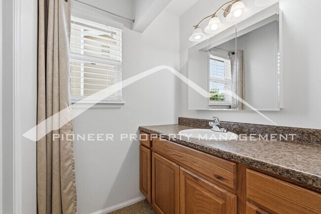 Building Photo - Beautiful Single Family Home Fenced in Yard and Central AC