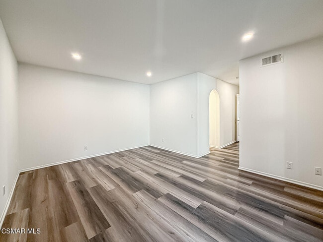 Building Photo - 655 Arroyo Oaks Dr