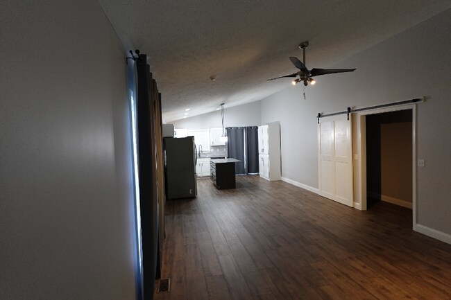 Building Photo - 2211 W Jubilee Ln