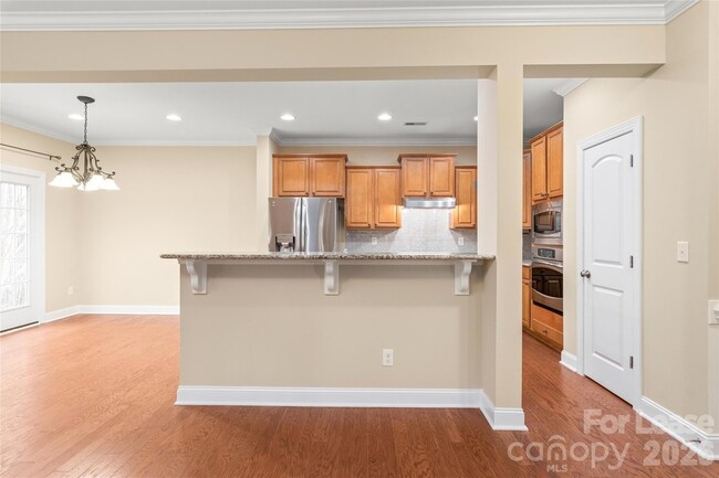 Building Photo - 5123 Poplar Knoll Dr