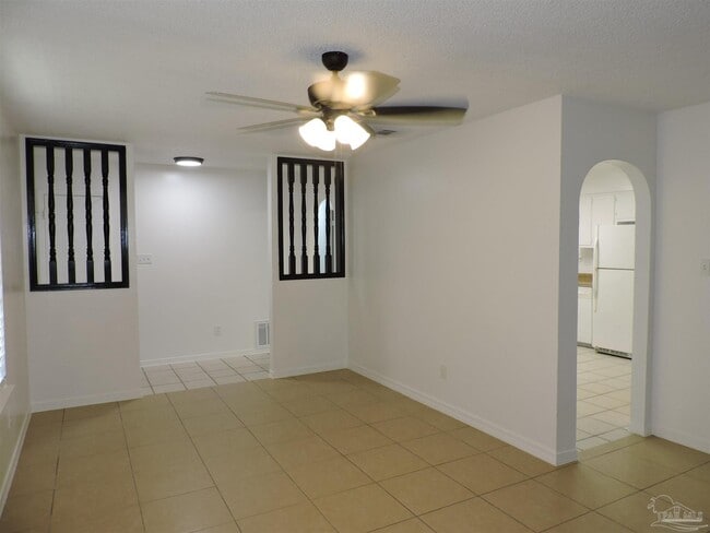 Building Photo - 6611 Bellview Pines Pl