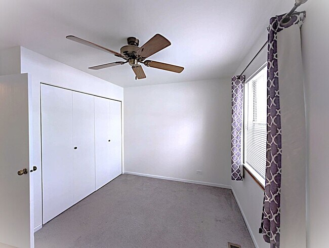 Building Photo - 205 Glasgow Ln