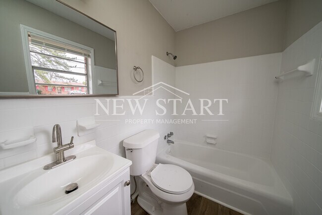 Building Photo - 1417 Celeste Dr
