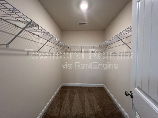 Building Photo - 4411 Low Oak Ct