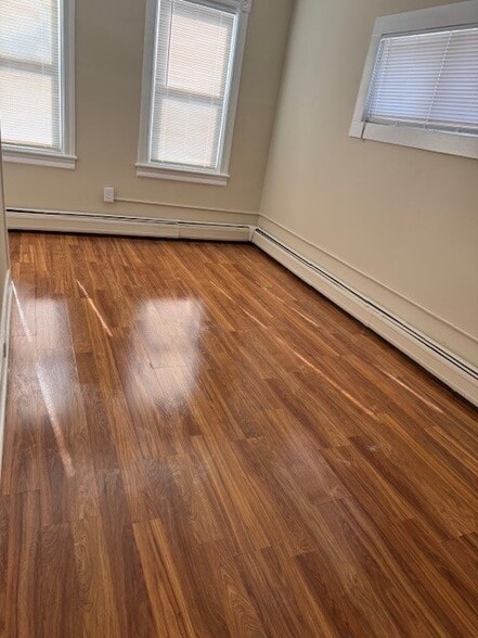 Building Photo - 4 W Garrison St