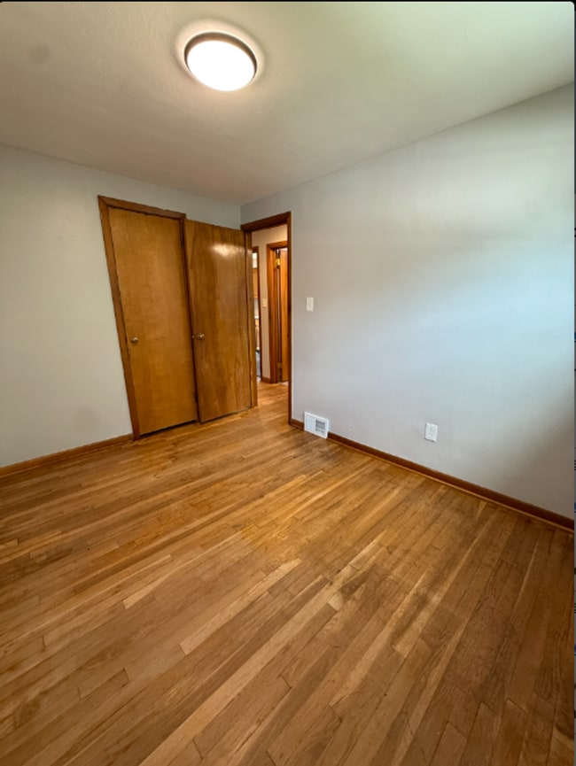 Building Photo - Adorable 3 Bedroom, 2 Bathroom Home with Garage & Off-Street Parking