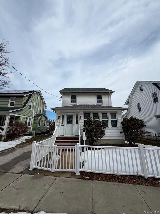 Building Photo - 30 Herkomer St