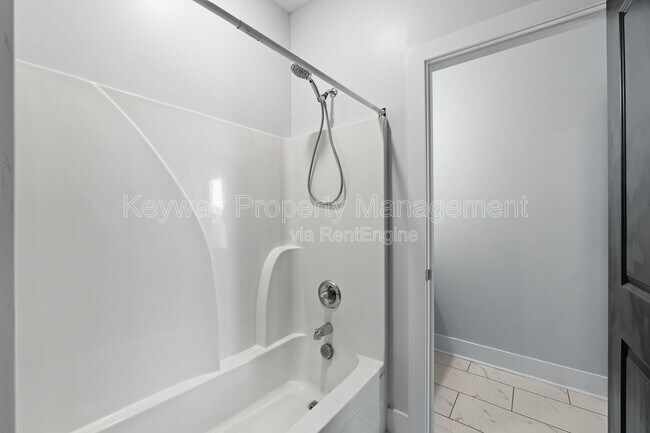 Building Photo - 2217 Laurens St