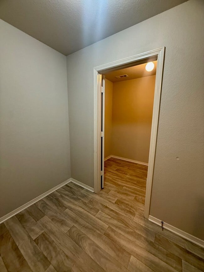 Building Photo - 3008 Emerald Pk Trl