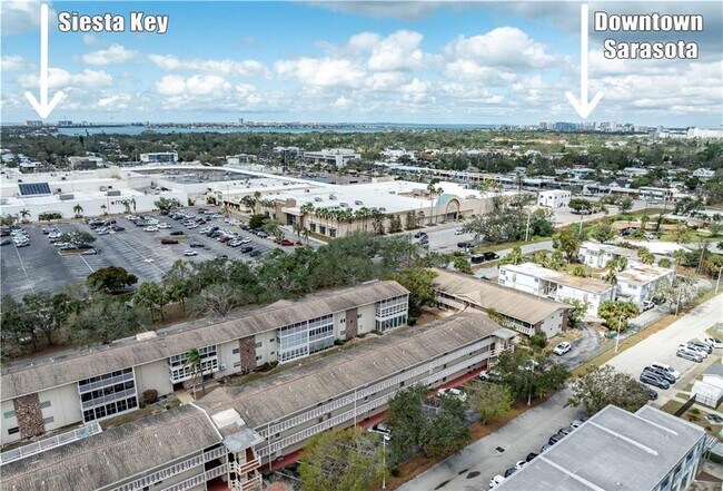 Building Photo - 3751 S School Ave