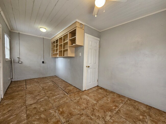 Building Photo - Adorable 2 Bedroom 1 Bath Home in Lakeland...