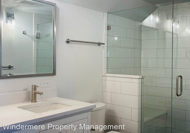 Building Photo - 2 br, 2.5 bath House - 7732 NE Yeomalt Pt ...