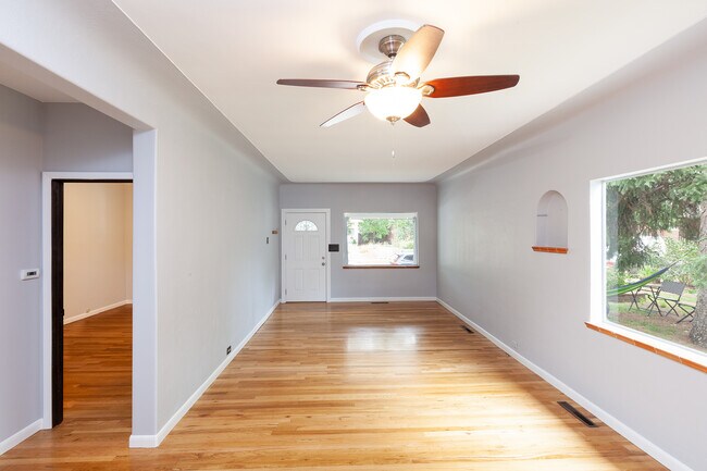 Building Photo - 4033 Meade St