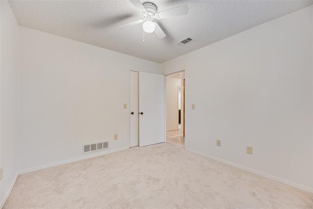 Building Photo - 2209 Winona Dr
