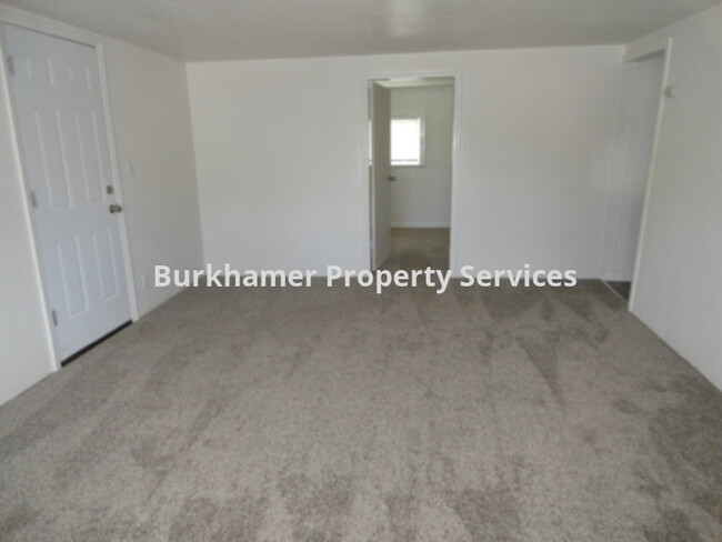 Building Photo - 1317 Cherry St