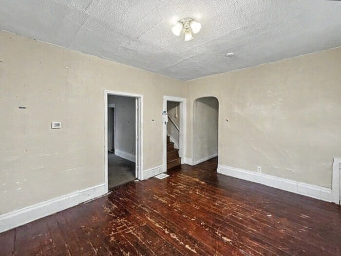 Building Photo - 490 Gage St