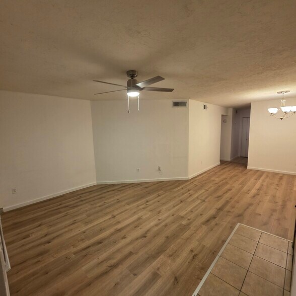 Building Photo - 11640 N 51st Ave