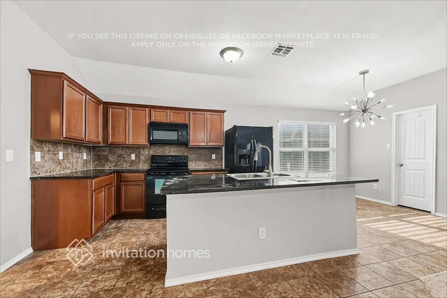 Building Photo - 313 Eastland Ct