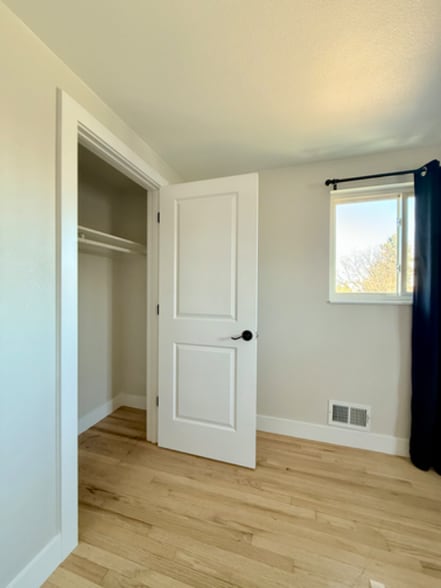 Building Photo - 9989 Dodge Dr