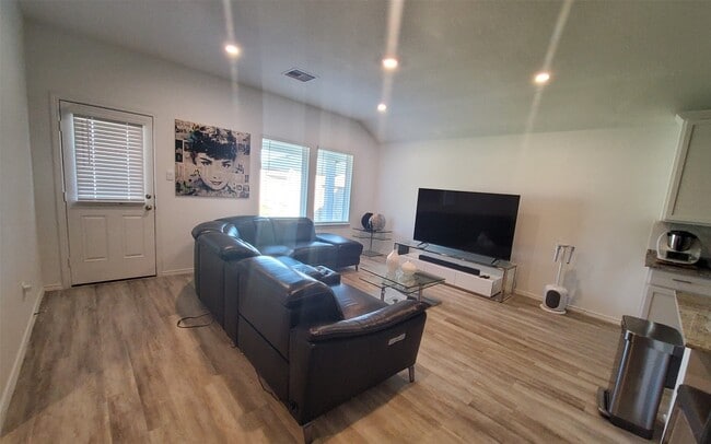 Building Photo - 31131 Delamere Turn Trl