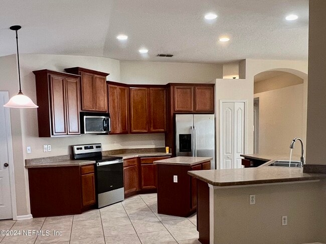 Building Photo - 13407 Devan Lee Dr E