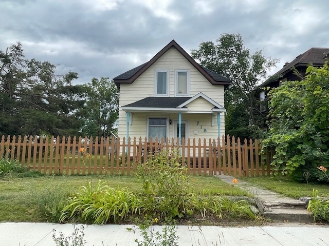 Building Photo - 718 3rd St SE